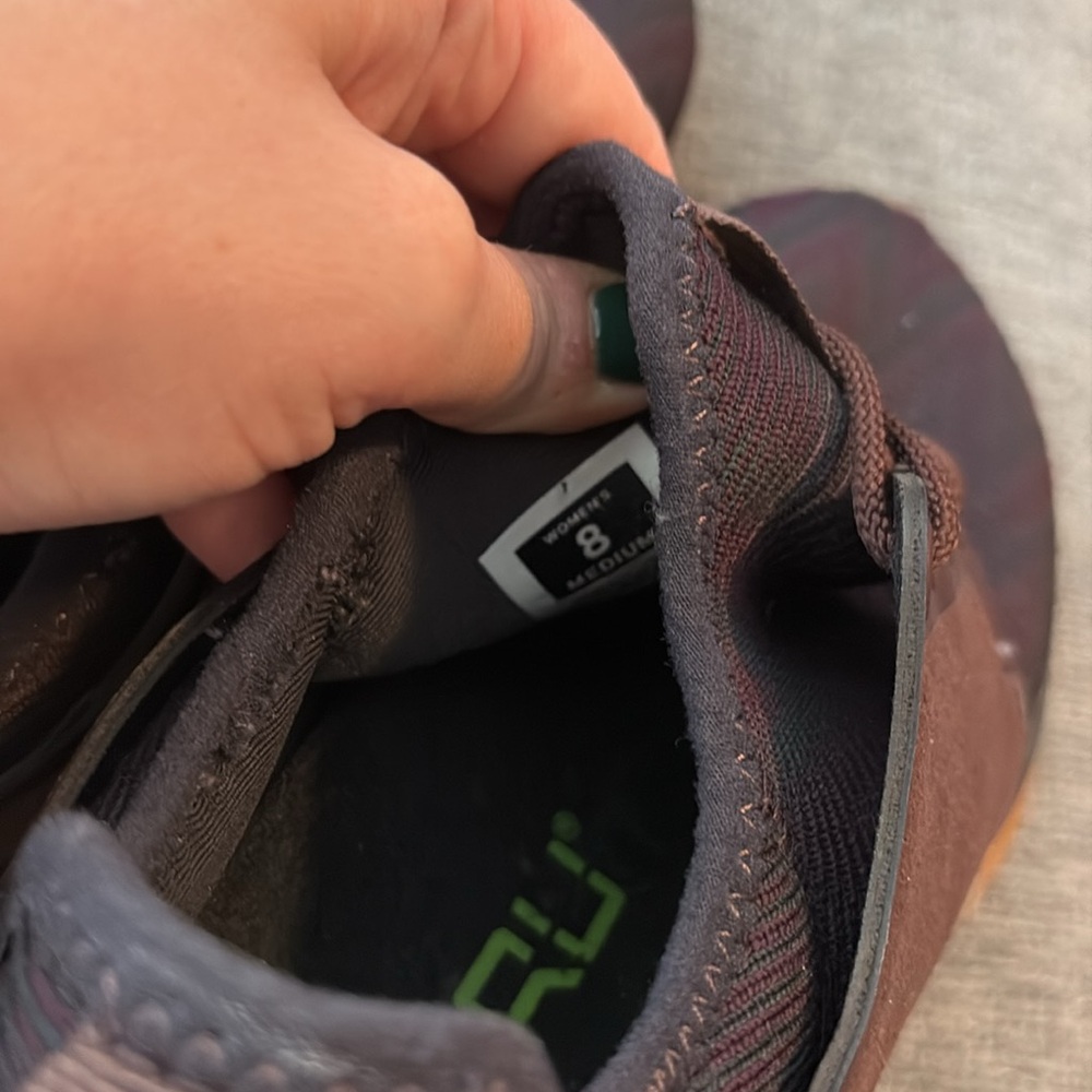 Kuru Maroon - image 3